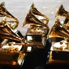 Những chiếc cúp giải Grammy. (Ảnh: AFP/TTXVN)