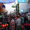 Người dân và du khách tham gia Lễ hội Té nước Songkran tại Bangkok, Thái Lan,. (Ảnh: AFP/TTXVN)