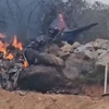 Máy bay bốc cháy ngay sau khi rơi xuống đất.. (Nguồn: Screengrab/X)