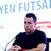Huấn luyện viên Diego Raul Gustozzi trả lời họp báo. (Ảnh: VFF) 