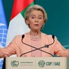 Chủ tịch Ủy ban châu Âu (EC) Ursula von der Leyen phát biểu tại phiên họp cấp cao các nguyên thủ và lãnh đạo Chính phủ tại Hội nghị lần thứ 28 Các bên tham gia Công ước khung của Liên hợp quốc (LHQ) về biến đổi khí hậu (COP28) ở Dubai (UAE) ngày 1/12/2023. (Ảnh: AFP/TTXVN)