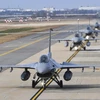 Các chiến đấu cơ KF-16 tại căn cứ không quân ở Gunsan, tỉnh Bắc Jeolla (Hàn Quốc), khi Mỹ và Hàn Quốc khởi động cuộc tập trận không quân chung ngày 31/10/2022. (Ảnh: Yonhap/TTXVN) 