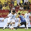 Các cầu thủ Thép Xanh Nam Định (áo trắng) có được 9 điểm tuyệt đối sau chiến thắng 2-1 trước Thành phố Hồ Chí Minh. (Nguồn: Thép Xanh Nam Định FC)