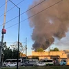 Đám cháy bùng phát tại một nhà kho ở gần trung tâm lịch sử ở quận Tepito. (Nguồn: Reuters)
