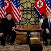 Tổng thống Mỹ Donald Trump và Chủ tịch Triều Tiên Kim Jong-un tại cuộc gặp. (Ảnh: TTXVN)