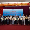 Các tác giả nhận giải ba. (Nguồn: PV/Vietnam+)