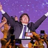 Niềm vui của ứng viên Tổng thống Argentina, Hạ nghị sỹ Javier Milei sau khi kết quả bầu cử sơ bộ được công bố tại Buenos Aires, ngày 14/8/2023. (Ảnh: AFP/TTXVN)