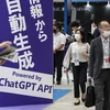 Biển quảng cáo ứng dụng ChatGPT tại triển lãm công nghệ trí tuệ nhân tạo ở Tokyo, Nhật Bản, ngày 10/5/2023. (Ảnh: AFP/TTXVN)