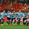 Không còn "phép màu" van Gaal, Hà Lan nhìn Argentina vào chung kết