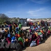 Người di cư tại đảo Lampedusa, Italy ngày 14/9/2023. (Ảnh: AFP/TTXVN) 