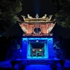 Khuê Văn Các hấp dẫn du khách bởi hiệu ứng ánh sáng và biểu diễn nghệ thuật truyền thống. (Ảnh: Đinh Thuận/TTXVN) 