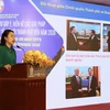 Bà Hồ Thị Quyên, Phó Giám đốc ITPC giới thiệu môi trường đầu tư của Thành phố Hồ Chí Minh với doanh nghiệp Ấn Độ tại diễn đàn. (Ảnh: Xuân Anh/TTXVN) 