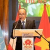 Đại sứ Việt Nam tại Áo Nguyễn Trung Kiên phát biểu tại Lễ kỷ niệm. (Ảnh: TTXVN phát)