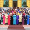 Phó Chủ tịch nước Võ Thị Ánh Xuân với các đại biểu. (Ảnh: An Đăng/TTXVN)