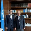 Đại sứ Đặng Hoàng Giang, Trưởng Phái đoàn thường trực Việt Nam tại Liên hợp quốc, trong cuộc gặp với Tổng Thư ký LHQ Antonio Guterres. (Ảnh: TTXVN phát)