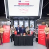 Viettel High Tech và Công ty PT. Bandara Praniagatama đã ký kết Thỏa thuận về phân phối sản phẩm Hệ thống mô phỏng huấn luyện kíp chỉ huy bay và buồng lái máy bay của Viettel tại Indonesia. (Ảnh: Viettel High Tech)
