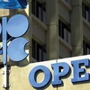 OPEC hạ dự báo nhu cầu dầu mỏ, thị trường năng lượng giảm sâu