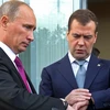 Ông Putin và Medvedev tự nguyện cắt giảm lương cá nhân 