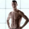 [Video] Ronaldo khoe thân hình với những múi cơ hoàn hảo