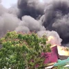 [Video] Ngọn lửa khổng lồ bốc lên từ kho hóa chất ở Đà Nẵng
