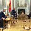 Cuộc gặp giữa Tổng thống Belarus Alexander Lukashenko và Đại sứ Đỗ Văn Mai. 