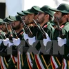 Quân đội Iran tham gia cuộc diễu binh ở Tehran. (Ảnh: REUTERS/TTXVN)