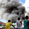 Hỏa hoạn thiêu rụi hoàn toàn một khu ổ chuột gần một nhà tù ở quận Quiapo, thủ đô Manila. (Ảnh: Angel Santos)