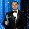 Leonardo DiCaprio nhận giải Nam diễn viên chính xuất sắc nhất do SAG trao tặng. (Ảnh: Getty Images)