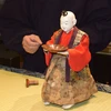 Từ thời kỳ Edo (1603-1868), các nghệ nhân Nhật Bản đã chế tạo được loại búp bê có thể đi lại, cử động như robot ngày nay, đó chính là Karakuri. (Ảnh: Nguyễn Tuyến/Vietnam+)