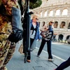 Quân đội canh gác trên đường phố Rome. (Ảnh: AFP)
