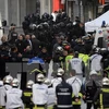 Cảnh sát Pháp tham gia chiến dịch truy quét nghi can khủng bố. (Nguồn: THX/TTXVN)