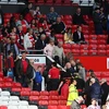 Người hâm mộ được yêu cầu rời Old Trafford. (Nguồn: Getty Images)