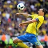 Zlatan Ibrahimovic thi đấu trong màu áo tuyển Thụy Điển. (Nguồn: Reuters)