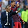 Ronaldo chỉ đạo cùng HLV Santos. (Nguồn: Reuters)