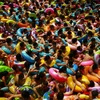 Lượng người đổ về các bể bơi quá nhiều ở Bắc Kinh. (Nguồn: Shanghaiist)
