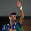Djokovic khóc khi vẫy tay chào người hâm mộ sau trận thua. (Nguồn: AFP/Getty Images)