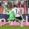 Neuer đã có trận đấu vất vả nhất kể từ đầu mùa giải.