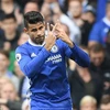 Diego Costa là người mở đầu cho chiến thắng của Chelsea trước Leicester. (Nguồn: Daily Mail)