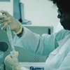 Nghiên cứu sản xuất vắcxin chống ung thư. (Nguồn: WNYT.com)
