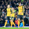 Arsenal lỡ cơ hội chiếm ngôi đầu của Chelsea. (Nguồn: Daily Mail)