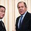 Ngoại trưởng Nhật Bản Fumio Kishida và người đồng cấp Nga Sergey Lavrov. (Nguồn: Sputnik)