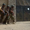 Lực lượng quân đội Afghanistan truy quét phiến quân. (Nguồn: samaa.tv)
