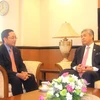 Phó Thủ tướng Mã Ahmad Zahid Hamidi tiếp Đại sứ Việt Nam Phạm Cao Phong. (Ảnh: Hoàng Nhương/TTXVN)
