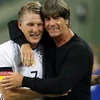 Joachim Löw đã có những lời động viên dành cho Bastian Schweinsteiger. (Nguồn: shz.de)