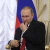 Tổng thống Nga Putin với khuôn mặt đăm chiêu trong cuộc gặp với Tổng thống Belarus, ngày 3/4. (Nguồn: AFP)