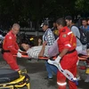 Một nạn nhân được đưa đi cấp cứu. (Nguồn: colombiareports.com)