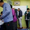 Cử tri Hàn Quốc đi bầu cử. (Nguồn: Reuters)