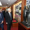 Tổng Bí thư Nguyễn Phú Trọng thăm Nhà tưởng niệm Đại tướng Nguyễn Chí Thanh. (Ảnh: Trí Dũng/TTXVN)