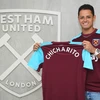 Chicharito gia nhập West Ham United. (Nguồn: whufc.com)