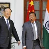 Cố vấn an ninh quốc gia Ấn Độ Ajit Doval và Ủy viên Quốc vụ Trung Quốc Dương Khiết Trì. (Nguồn: Reuters)